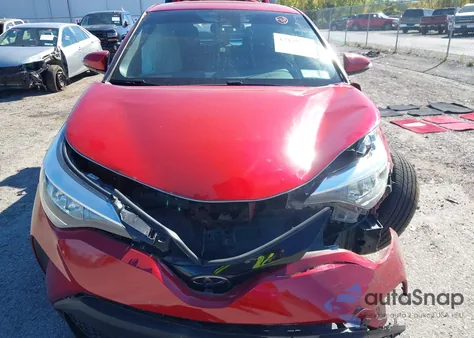 2021 Toyota C-Hr Xle z USA, uszkodzony, nr VIN JTNKHMBX5M1105096